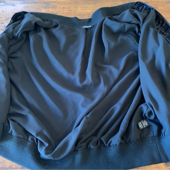 TORRID Black Burnout Velvet Palm Fully Lined Zip Up Jacket Sz 2X - Picture 4 of 8